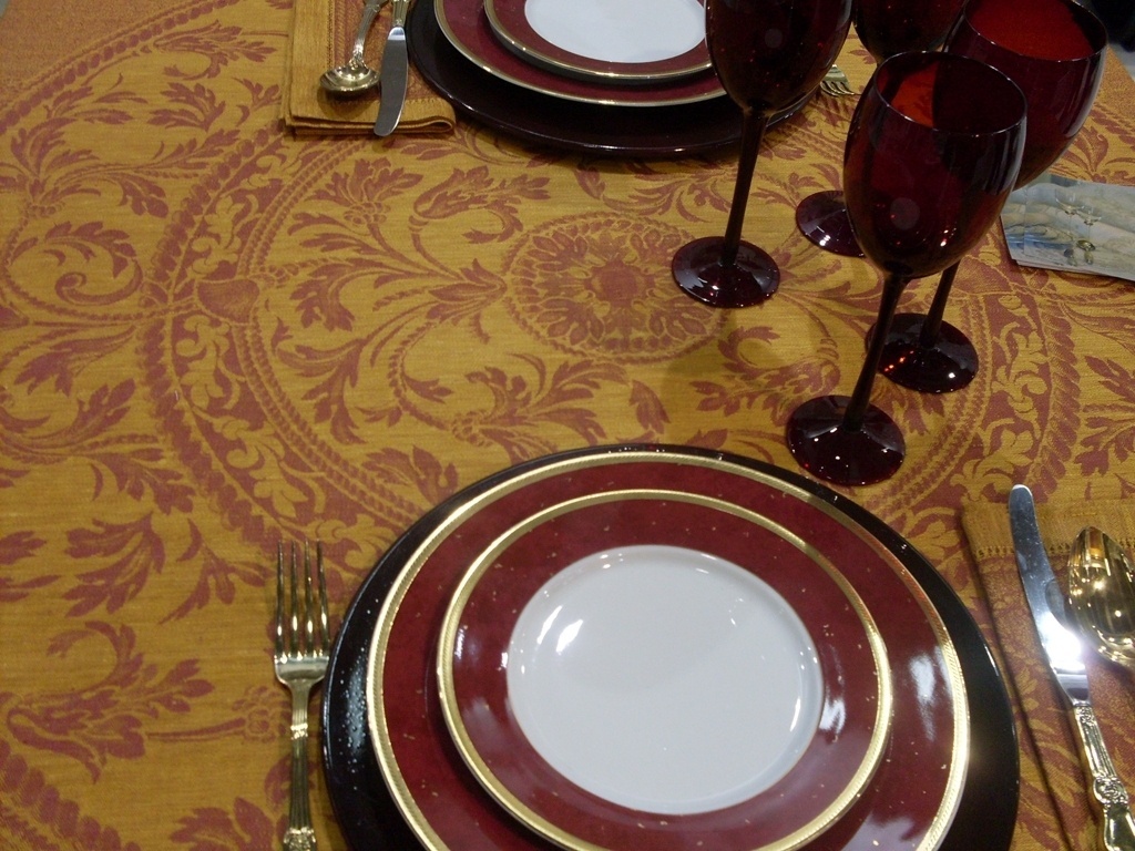 A portuguesa Têxtil Íris (351-22-94.11.700) apresentou toalhas de mesa finas feitas com tecido 100% linho, da cidade do Porto, na edição outono/inverno 2013 da Têxtil House Fair, em São Paulo (SP) - Divulgação