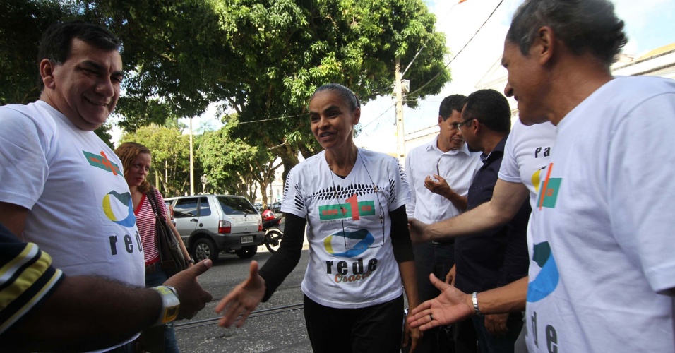 22.mar.2013 - A ex-ministra Marina Silva visita a Assembleia Legislativa do Pará, em Belém, nesta sexta-feira, para colher assinaturas para o partido ainda em formação "Rede Sustentabilidade"