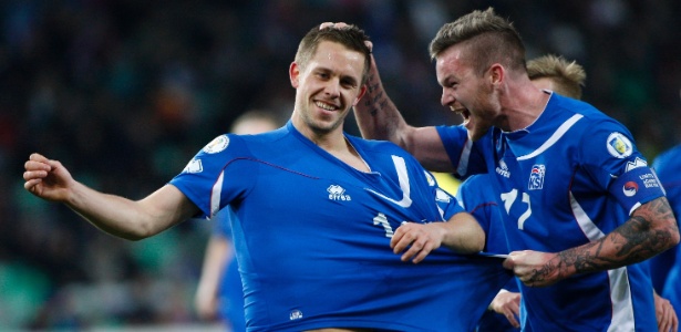 Jogadores da Islândia comemoraram gol marcado em jogo das Eliminatórias para a Copa do Mundo