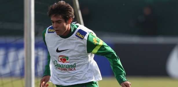 Kaká será titular no amistoso contra a Rússia; meia começará entre os 11 pela primeira vez com Felipão