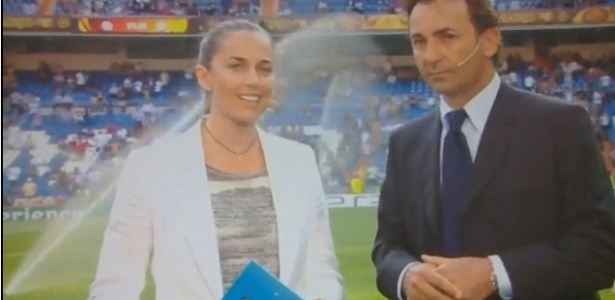 Anna Billò durante a apresentação da partida entre Internazionale e Bayern de Munique, no Santiago Bernabéu, pela final da Liga dos Campeões de 2010 - Reprodução