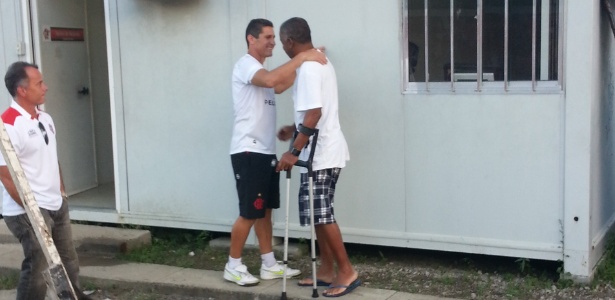 Ex-técnico do Fla Andrade tratará joelho no clube e foi recebido pelo treinador Jorginho - Rodrigo Paradella/UOL Esporte