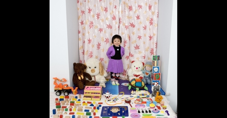 Fotógrafo italiano Gabriele Galimberti fez imagens de crianças com seus brinquedos. O projeto "Toy Stories" mostra como os objetos refletem o ambiente dos pequenos - Gabriele Galimberti/www.instituteartist.com