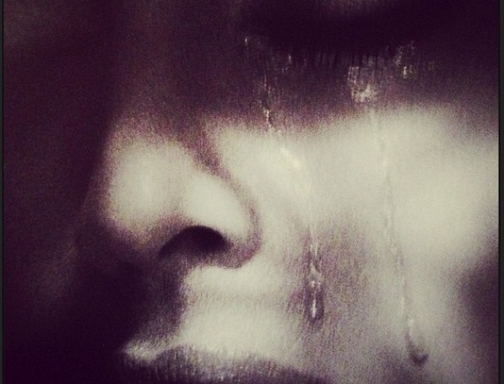 Madonna nos bastidores da produção "Secret Project", misterioso projeto de seu fotógrafo favorito, Steven Klein; a cantora postou a foto no Instagram - Reprodução