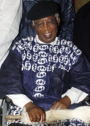 O escritor nigeriano Chinua Achebe, em janeiro de 2009 - AFP