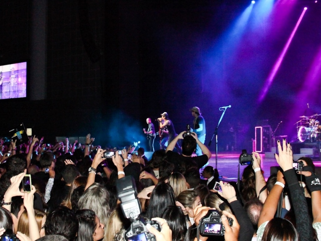 23.mar.2013 - Capital Inicial faz show para promover o disco "Saturno", no Credicard Hall, em São Paulo - Manuela Scarpa/Foto Rio News