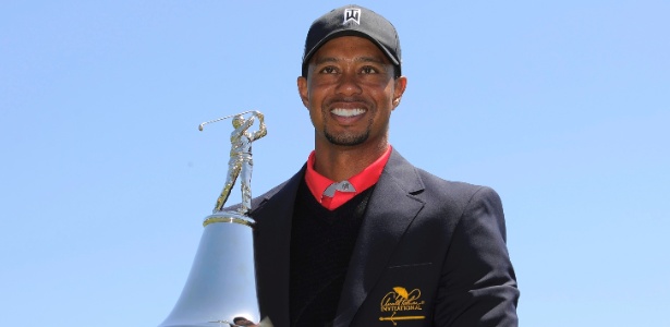 Tiger Woods comemora a vitória na etapa de Bay Hill do PGA Tour, em Orlando - REUTERS/Scott Miller