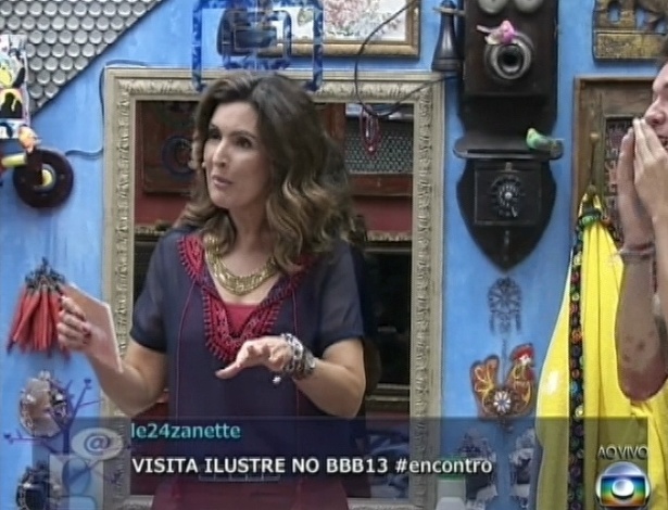26.mar.2013 - Fátima Bernardes pede para conhecer o lugar preferido de Andressa, Fernanda e Nasser na mansão do "BBB13"