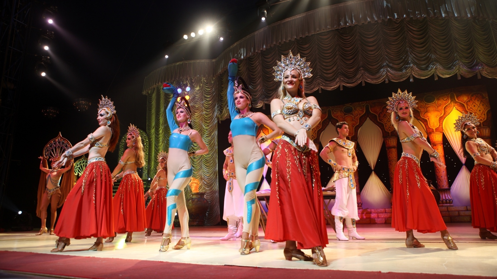 Cena do espetáculo "AbraKdabra", do Circo Tihany, em cartaz em São Paulo desde novembro de 2012, sem data de término definida - Divulgação