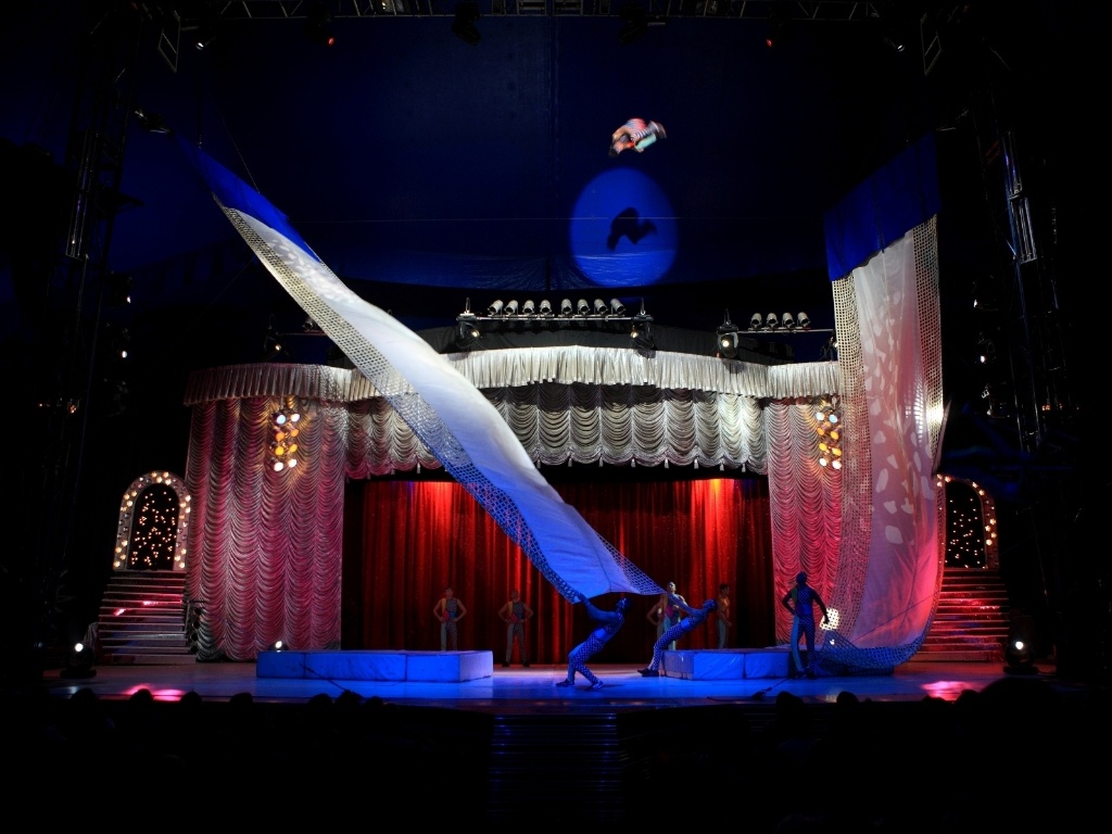 Cena do espetáculo "AbraKdabra", do Circo Tihany, em cartaz em São Paulo desde novembro de 2012, sem data de término definida - Divulgação