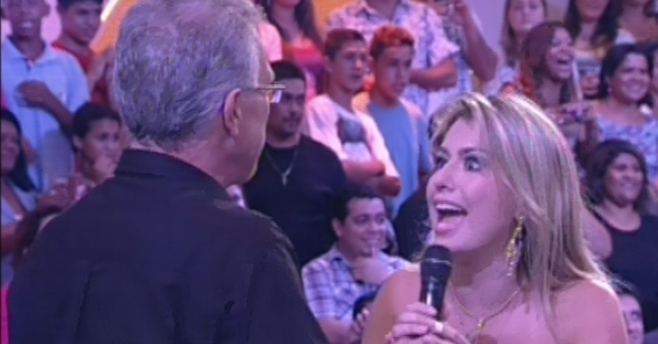 26.mar.2013 - Fernanda é entrevistada por Pedro Bial após ser anunciada como campeã do 