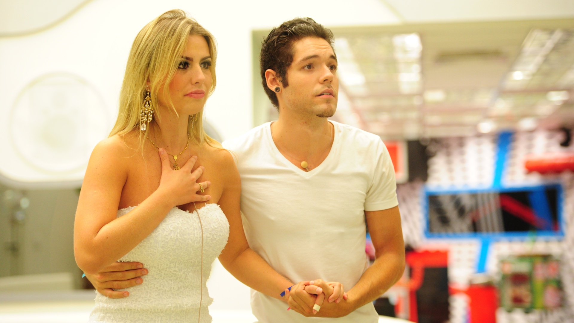 26.mar.2013 - Nasser e Fernanda aguardam o resultado para saber quem ganhou o prêmio de R$ 1,5 milhão
