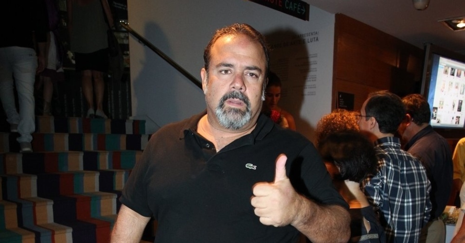 26.mar.2013 - O ator André Mattos prestigiou a 7ª edição do Prêmio Zilka Sallaberry de Teatro Infantil, que aconteceu em um teatro na zona sul do Rio - AgNews