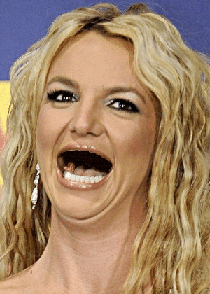 Britney Spears no Tumblr "Actresses Without Teeth" (http://actresseswithoutteeth.tumblr.com/), que reúne imagens com a versão "banguela" de atrizes, cantoras e famosas