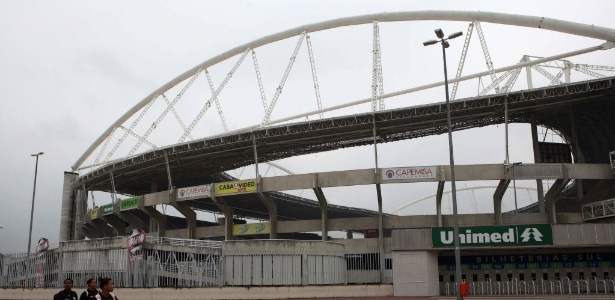 Botafogo quer indenização, e Prefeitura não descarta compensação financeira - EFE/Marcelo Sayão