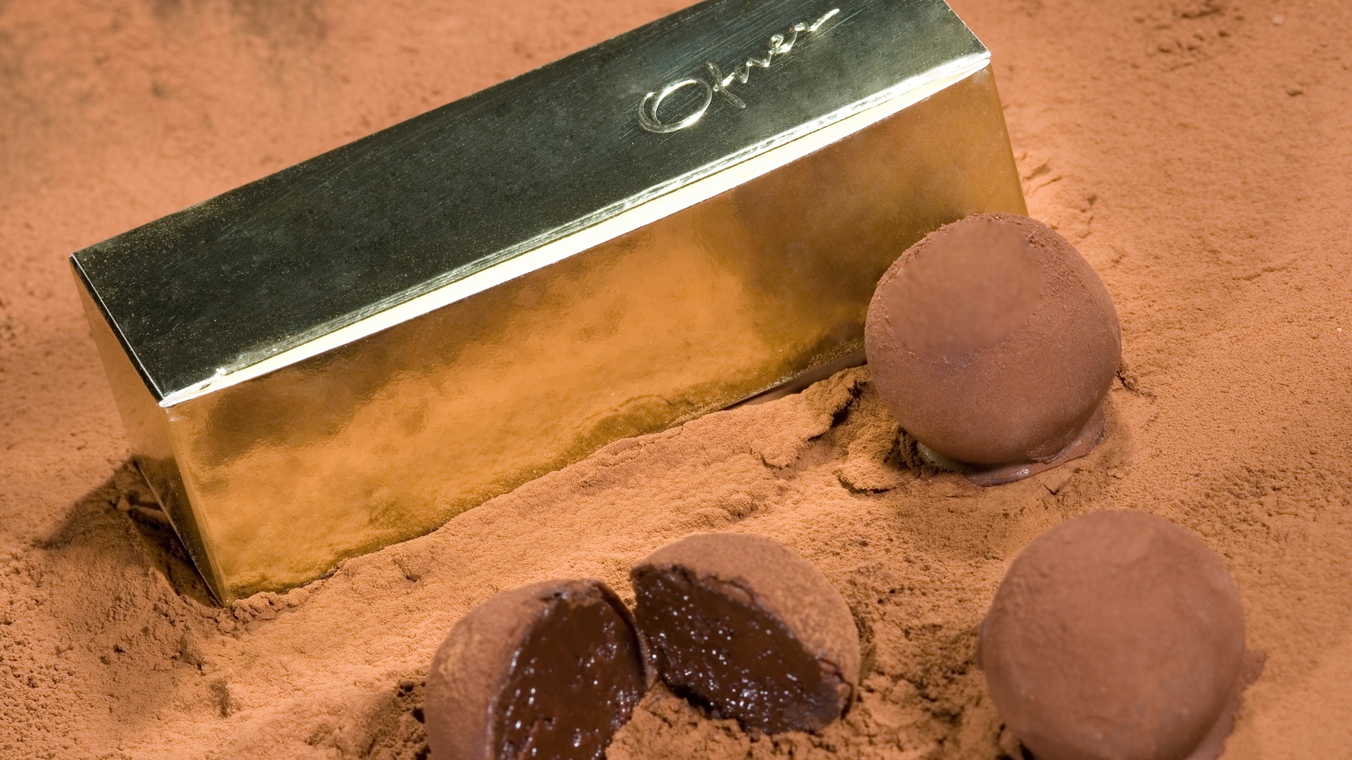 Três trufas de creme de chocolate especial, cobertura de chocolate ao leite polvilhado com chocolate amargo; da Ofner (www.ofner.com.br), por R$ 14,40. Preço pesquisado em março de 2013 e sujeitos a alterações - Divulgação/Ofner