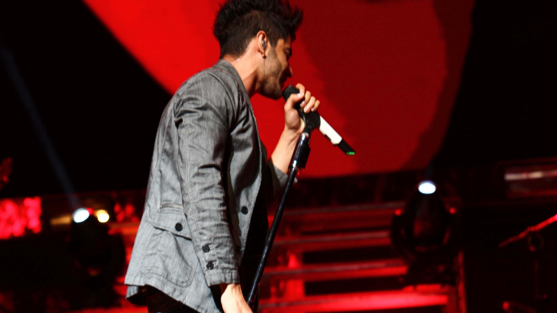 28.mar.2013 - Gusttavo Lima se apresenta no Credicard Hall retorna ao Credicard Hall para apresentar o DVD "Gusttavo Lima Ao Vivo em São Paulo". O sertanejo cantou sucessos como "Gatinha Assanhada" e "Balada" no trabalho que teve mais de 90 mil cópias vendidas em três semanas - Cláudio Augusto/Foto Rio News