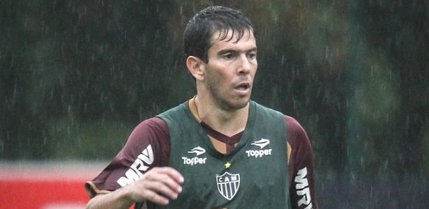 Leandro Donizete se recupera de edema na coxa esquerda e preocupa menos - Bruno Cantini/site oficial do Atlético-MG