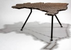 Porcas e parafusos compõem mobiliário do designer Leo Capote - Divulgação