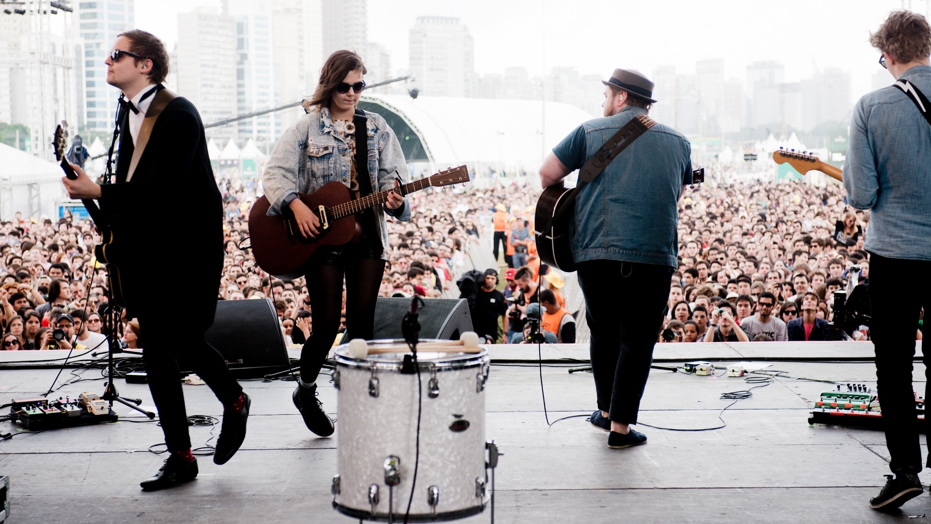29.mar.2013 - A banda islandesa Of Monsters and Men se apresenta no primeiro dia do Lollapalooza 2013, no Jockey Club, em São Paulo - Divulgação