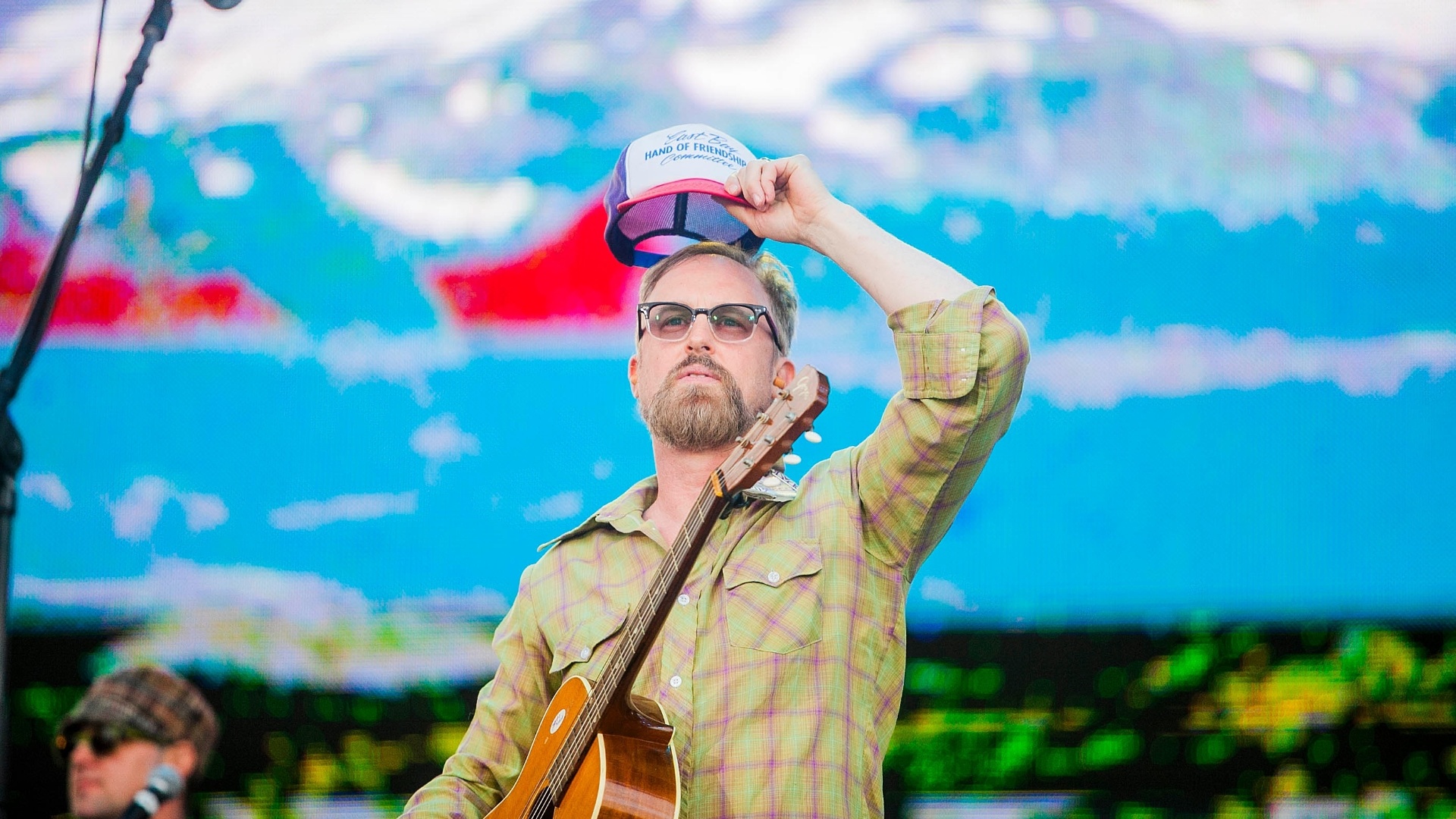 29.mar.2013 - Cake se apresenta no palco Butantã no primeiro dia do Lollapalooza 2013. "A precisão no sentido é mais uma coisa para uma enciclopédia. A música não deve ser tão certinha", disse o frontman John McCrea - Leonardo Soares/UOL