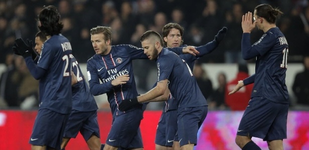 Beckham e Ibra comemoram com os companheiros gol do PSG contra o Montpellier - Francois Mori/AP