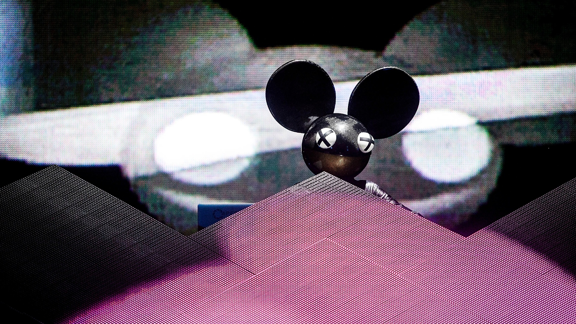 29.mar.2013 - O canadense deadmau5 fecha com sua música eletrônica a primeira noite de apresentações do palco Butantã no Lollapalooza 2013 - Leonardo Soares/UOL