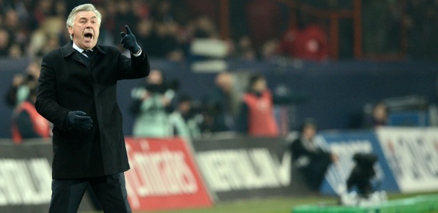 Ancelotti estaria irritado com forma de tratamento recebido no Paris Saint-Germain - AFP PHOTO / FRANCK FIFE