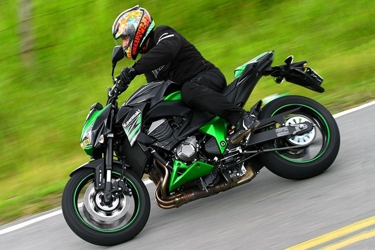 Kawasaki Z800 - Mario Villaescusa/Infomoto