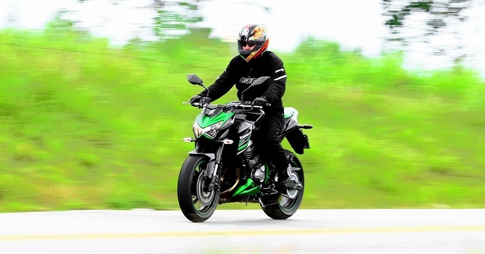 Kawasaki Z800 - Mario Villaescusa/Infomoto