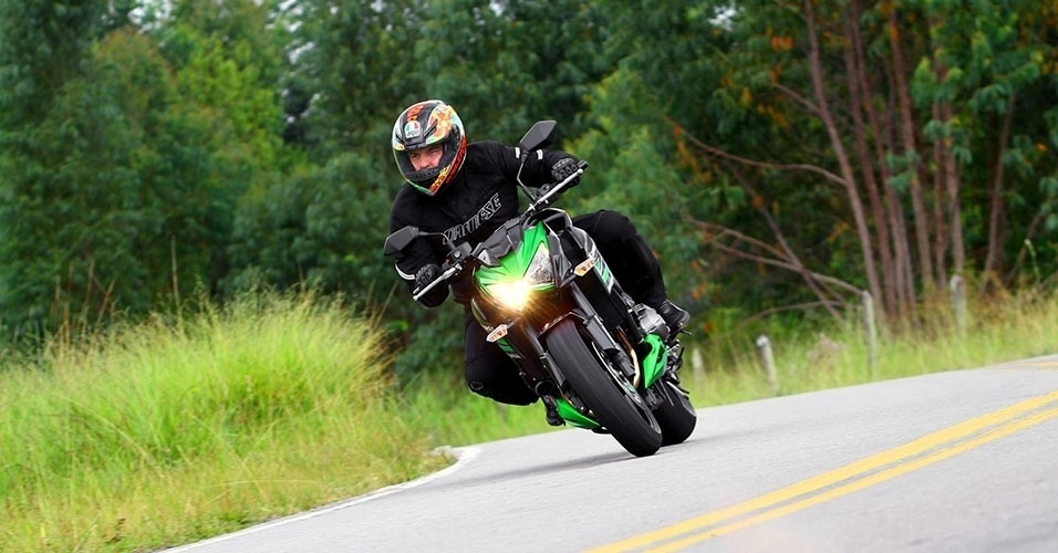 Kawasaki Z800 - Mario Villaescusa/Infomoto