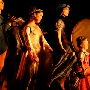 29.mar.2013 - Criado pelo ítalo-suíço Daniele Finzi Pasca, "Corteo" apresenta a história do funeral de um palhaço. O espetáculo do Cirque du Soleil, com 17 números, teve sessão especial no Parque Villa-Lobos, em São Paulo - Flávio Florido/UOL