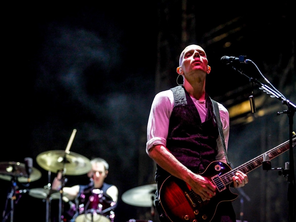 30.mar.2013 - A Perfect Circle se apresenta no palco Butantã no segundo dia de shows do LollaPalooza Brasil 2013, em São Paulo - Leandro Moraes/UOL