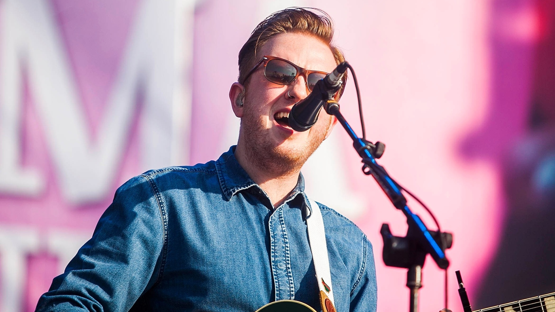 30.mar.2013 - Os britânicos do Two Door Cinema Club se apresentam no palco Cidade Jardim no segundo dia do Lollapalooza Brasil 2013 - Leonardo Soares/UOL
