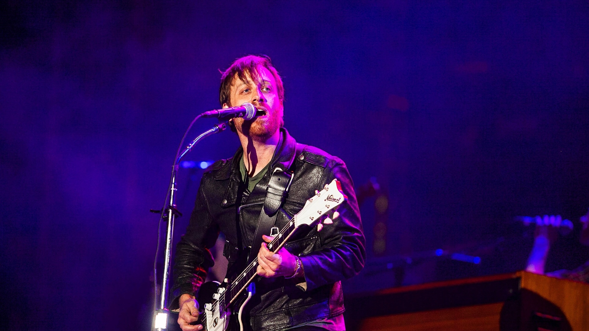 30.mar.2013 - Um dos shows mais aguardados do festival, o Black Keys fechou as apresentações no palco Cidade Jardim no segundo dia do Lollapalooza Brasil 2013 - Leonardo Soares/UOL