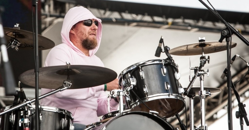 30.mar.2013: O baterista Alexandre Birck durante o show do Graforréia Xilarmônica, no palco Butantã - Eduardo Anizelli/Folhapress