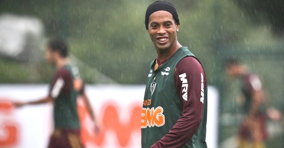 Ronaldinho Gaúcho durante treino do Atlético-MG na Cidade do Galo (28/3/2013)