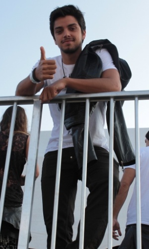 31.mar.2013 - O ator Rodrigo Simas vai ao Jockey Club de São Paulo para o terceiro dia do Lollapalooza Brasil 2013, que tem como atrações Kaiser Chiefs, The Hives e Pearl Jam