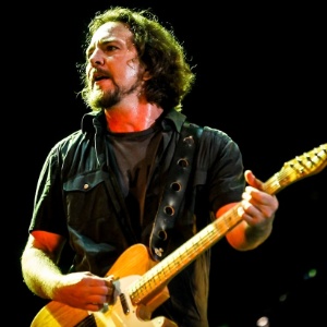 Pearl Jam se apresenta no palco Jardim, fechando o último dia de shows do Lollapalooza 2013 - Leandro Moraes/UOL