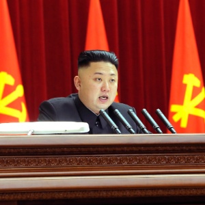 Líder norte-coreano, Kim Jong-un, preside plenária em Pyongyang - KCNA/Reuters