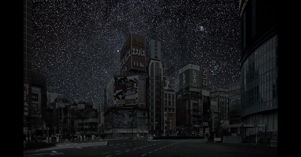 02.abr.2013 - Artista Thierry Cohen coloca estrelas no céu de Tokyo - Thierry Cohen