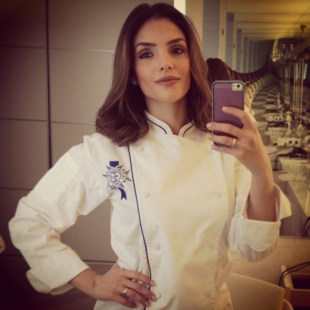 3.abr.2013 - Carol Celico se forma em curso de gastronomia
