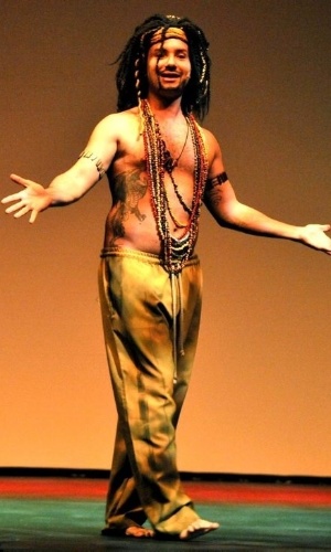 03.abr.2013 - O ator Marco Luque fez sua estreia no Rio com a peça "Labutaria" - Cristina Granato/Divulgação