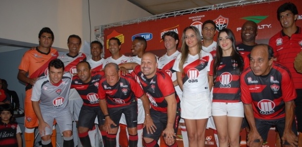 Atuais e ex-jogadores participaram do evento de lançamento dos novos uniformes - Divulgação