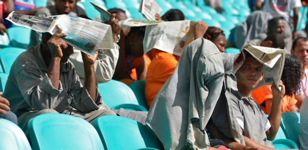 O calor em estádios como a Fonte Nova (f) pode paralisar partidas da Copa do Mundo