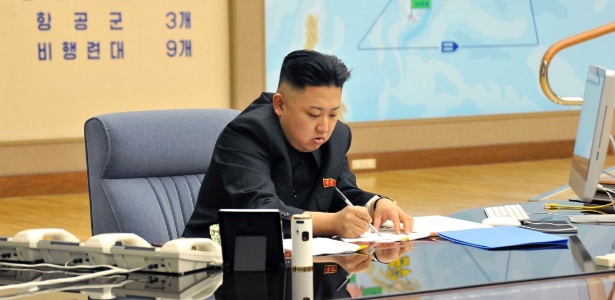 Kim Jong-un tem um Mac, da Apple. O líder da Coreia do Norte adota aparelhos de tecnologia ocidental - KCNA/Reuters