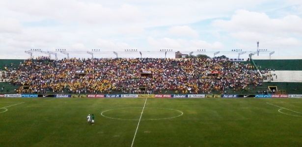 Estádio foi tomado por torcedores brasileiro no amistoso da seleção contra a Bolívia - Gustavo Franceschini/UOL