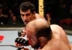 Mousasi culpa lesão no joelho por vitória chata no UFC Suécia; lutador vai operar