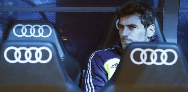 Casillas tem ficado no banco de reservas do Real Madrid após retornar de lesão na mão  - Javier Lizn/EFE