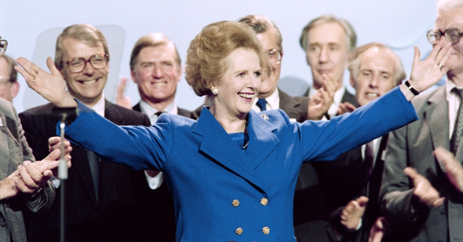 13.out.1989 - Margaret Thatcher recebe aplausos após conferência do Partido Conservador britânico em Blackpool, Inglaterra. Thatcher foi primeira-ministra do Reino Unido de 1979 a 1990, o maior período contínuo no governo para um primeiro-ministro britânico desde o início do século 19